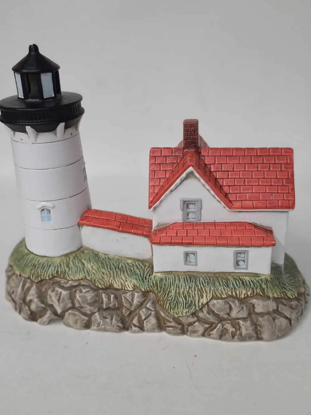 Lefton 1879 Cape Neddick Lighthouse 10106 – Large 9” Hand Painted Ceramic